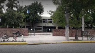 Un joven intentó robar elementos del Colegio San Martín: terminó preso