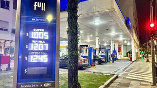 Otro aumento de los combustibles: la nafta súper superó los mil pesos