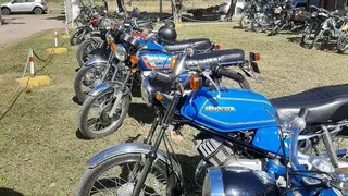 Se concretó un nuevo encuentro de motos clásicas y antiguas