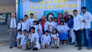 Travesía solidaria: niños de Tartagal pudieron jurar la bandera con ayuda de la comunidad de San Francisco y la región